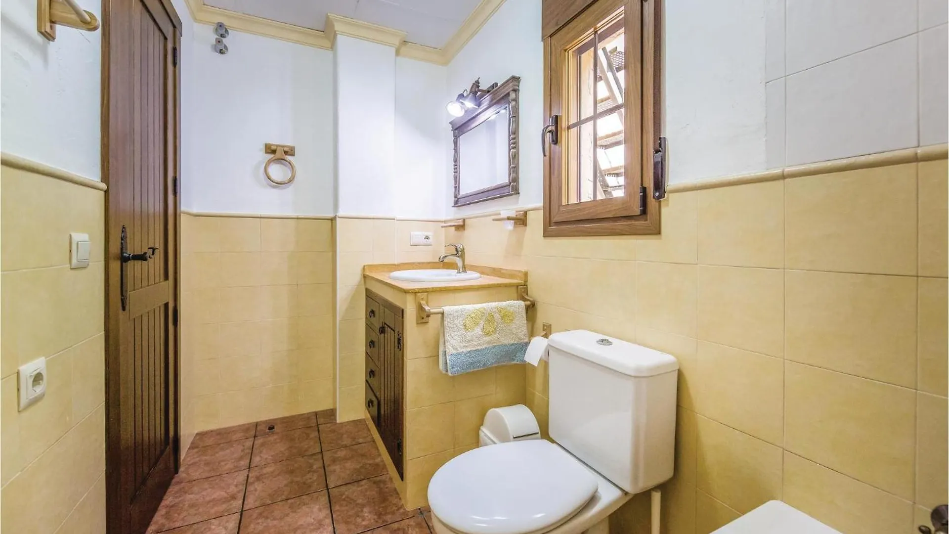 2 Bedroom Stunning Home In Montecorto, Malaga 西班牙
